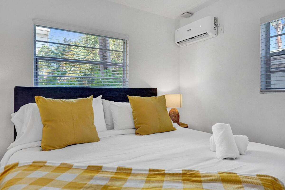 Waves On Desoto Rental Unit With Pool Hollywood Dış mekan fotoğraf