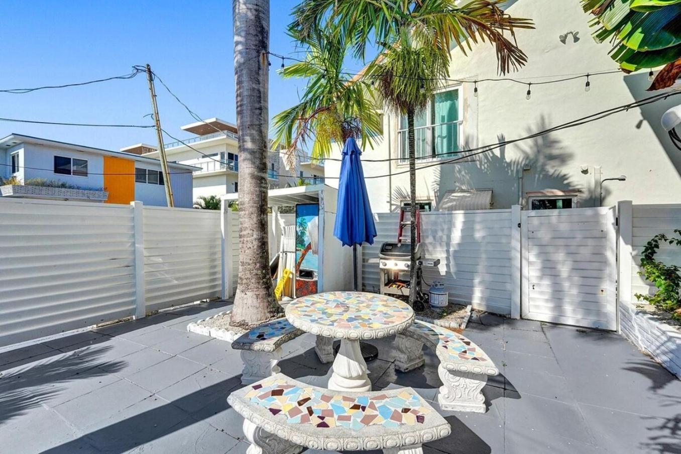 Waves On Desoto Rental Unit With Pool Hollywood Dış mekan fotoğraf