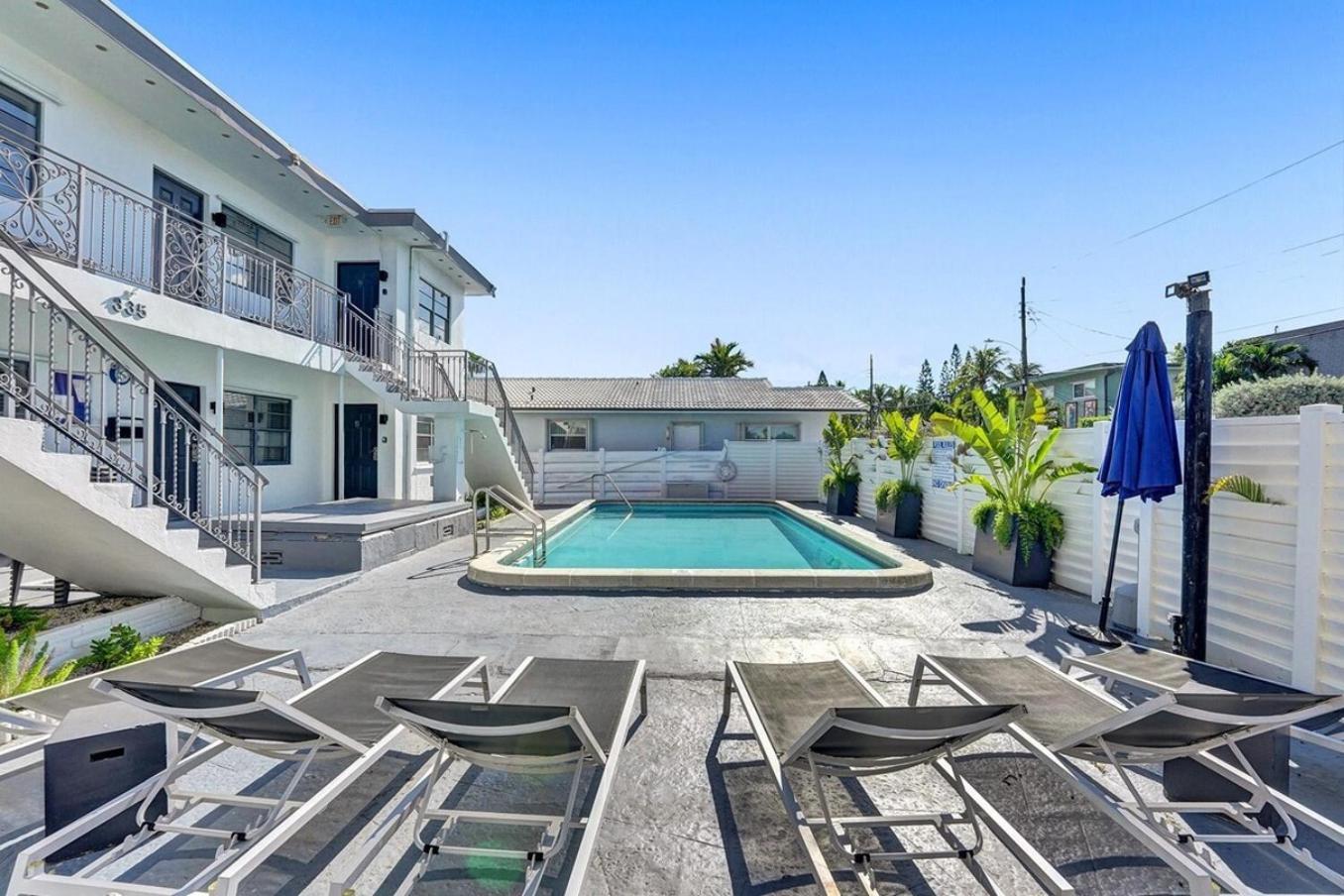 Waves On Desoto Rental Unit With Pool Hollywood Dış mekan fotoğraf